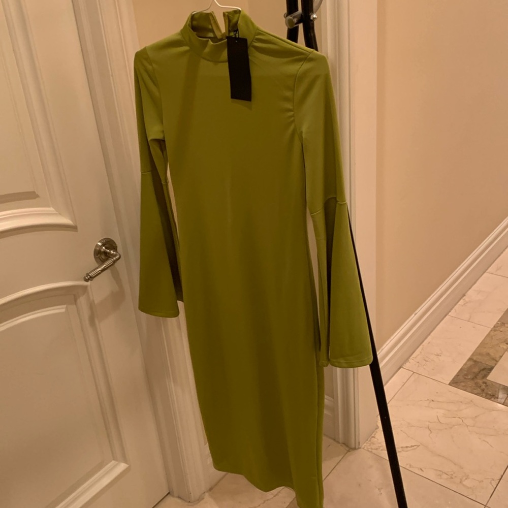 NWT FHQ midi long sleeve dress size S